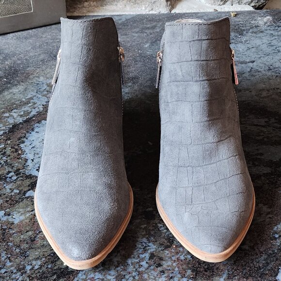 NWT Dolce Vita Gray Suede Zip-Up Slip-In Booties Size 8 - Picture 4 of 15